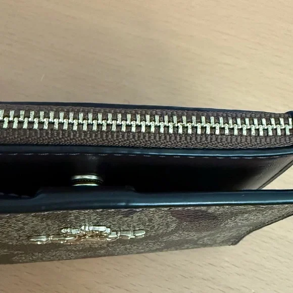 Coach Tan and Pink Signature Wallet - Picture 3 of 4